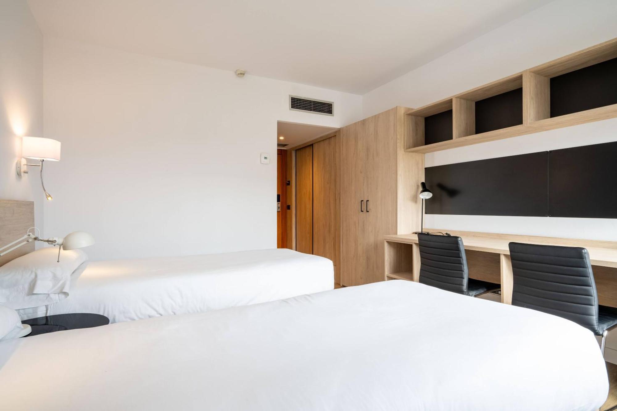 Micampus Pamplona Student Residence ภายนอก รูปภาพ