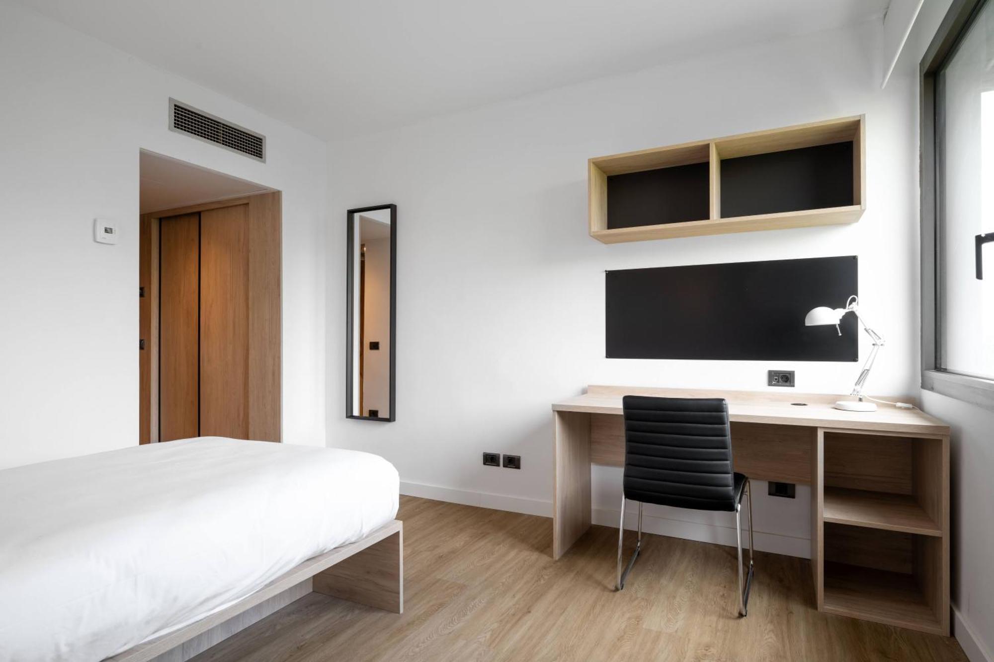 Micampus Pamplona Student Residence ภายนอก รูปภาพ